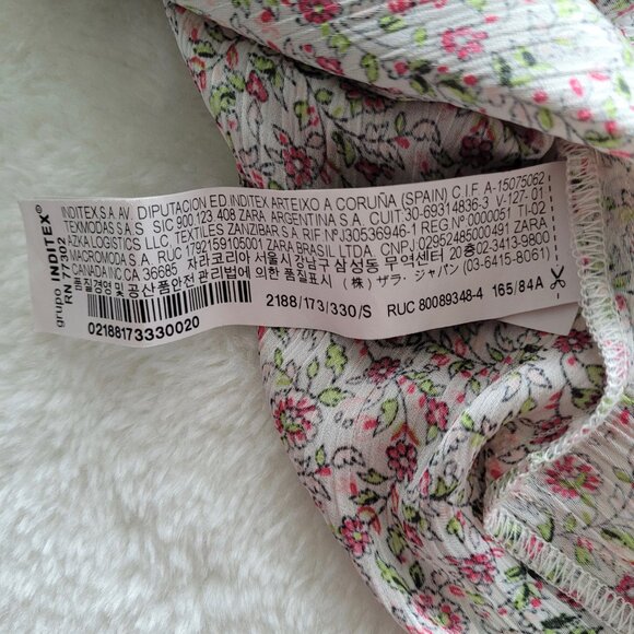 Zara Dainty Floral Print Smocked Blouse in Cream Sz S - Picture 9 of 9